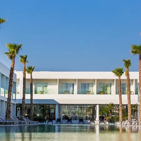 White Dreams Hotel