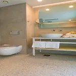 Hotel White Dreams 4*
